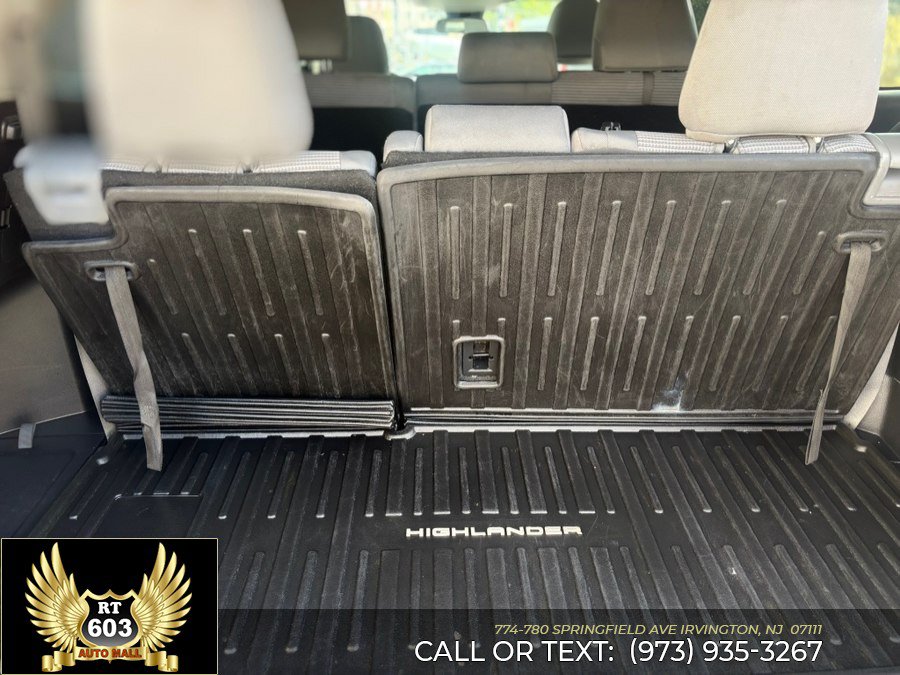 Used 2021 Toyota Highlander LE AWD/4WD image 7