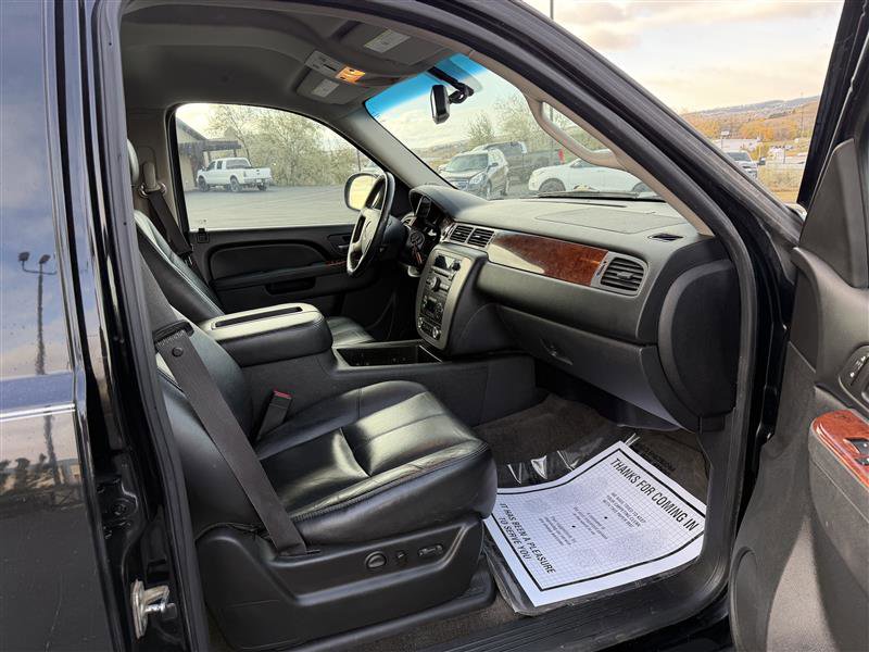 Used 2012 GMC Yukon XL SLT w/ SLT-2 Equipment Package image 10