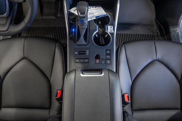 New 2025 Toyota Highlander XLE image 27