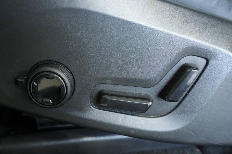 Used 2022 Volvo XC90 T8 R-Design w/ Advanced Package image 20