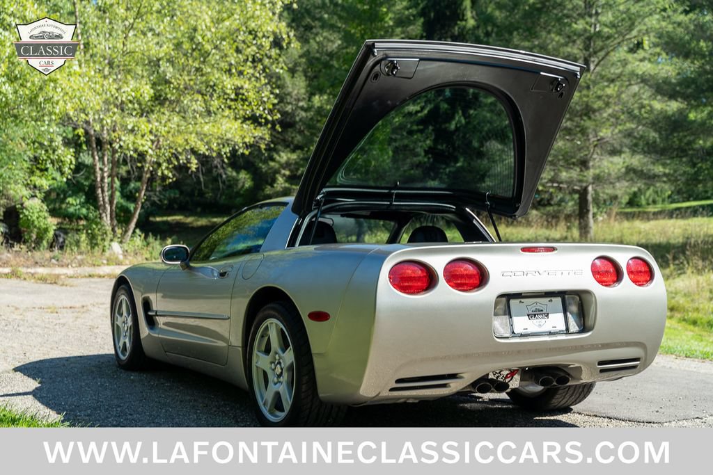 Used 1999 Chevrolet Corvette Coupe RWD image 21