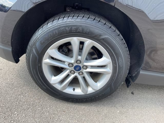 Used 2020 Ford Edge SEL w/ Cold Weather Package AWD/4WD image 39