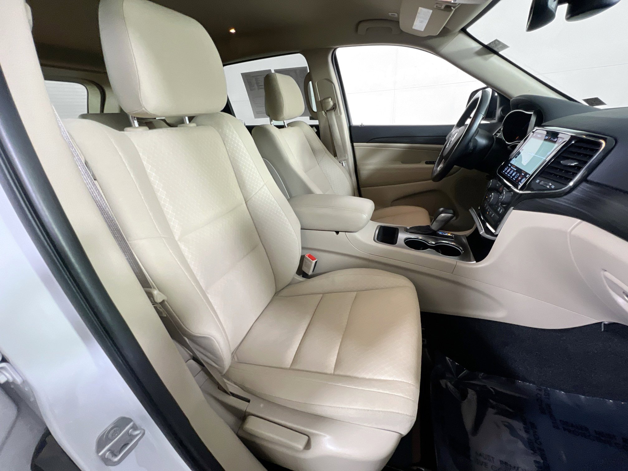 Used 2022 Jeep Grand Cherokee Laredo E w/ Security & Convenience Group image 27