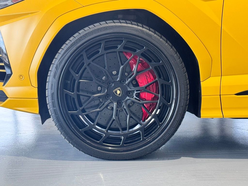 Used 2021 Lamborghini Urus image 11