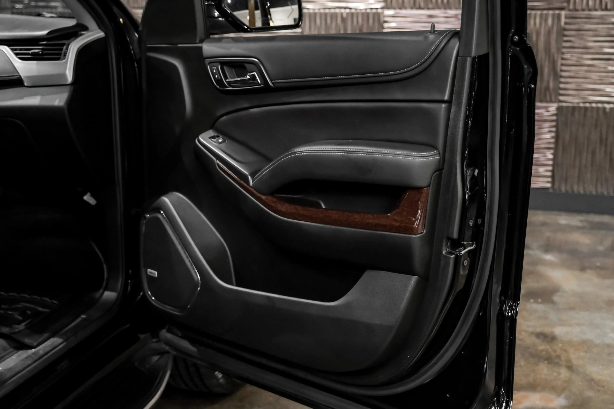 Used 2020 GMC Yukon SLT w/ Open Road Package AWD/4WD image 45