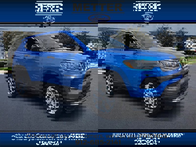 Used 2025 Jeep Compass Sport image 1