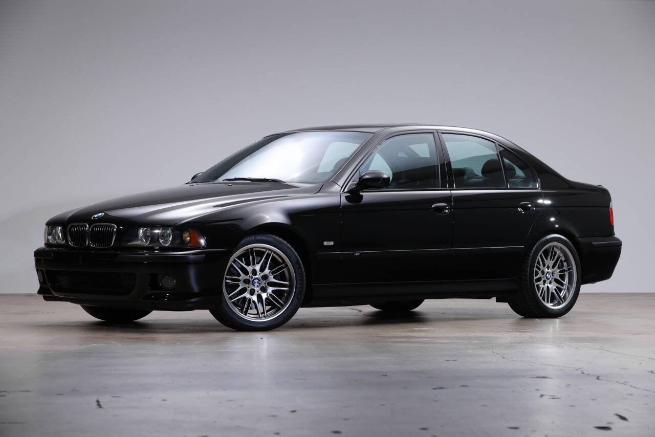 Used 2002 BMW M5 image 1