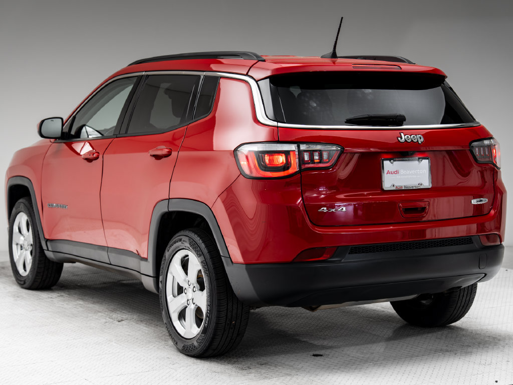 Used 2018 Jeep Compass Latitude w/ Popular Equipment Group AWD/4WD image 3