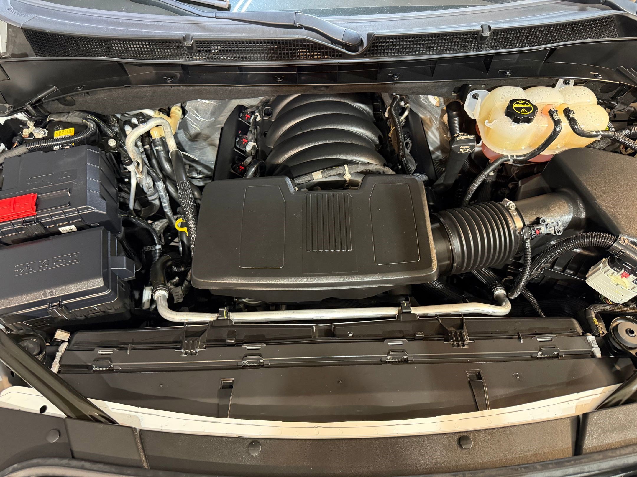 Certified 2024 Cadillac Escalade Sport Platinum w/ LPO, ONYX Package image 62