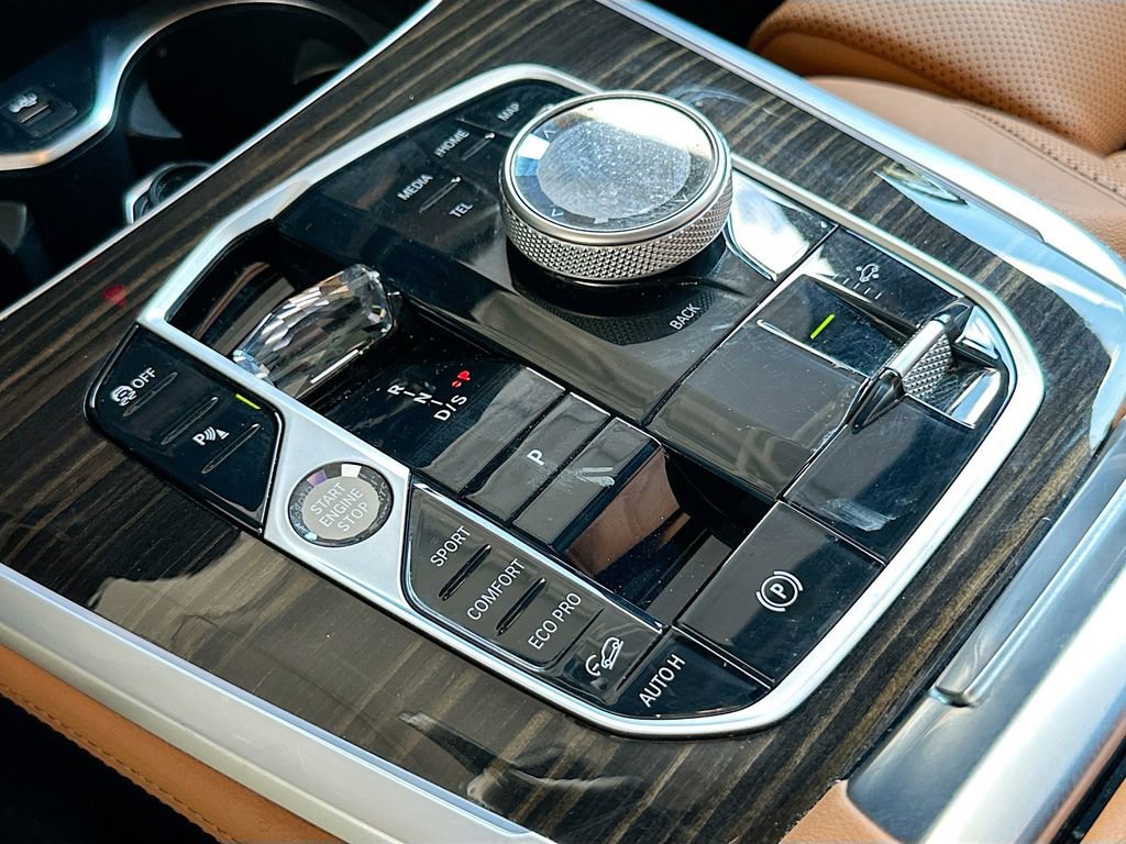 Used 2023 BMW X7 xDrive40i w/ M Sport Package image 17