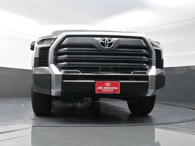 Used 2026 Toyota Tundra Limited AWD/4WD image 32