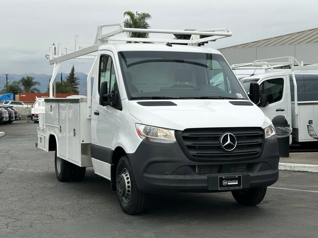 New 2024 Mercedes-Benz Sprinter 4500 image 2