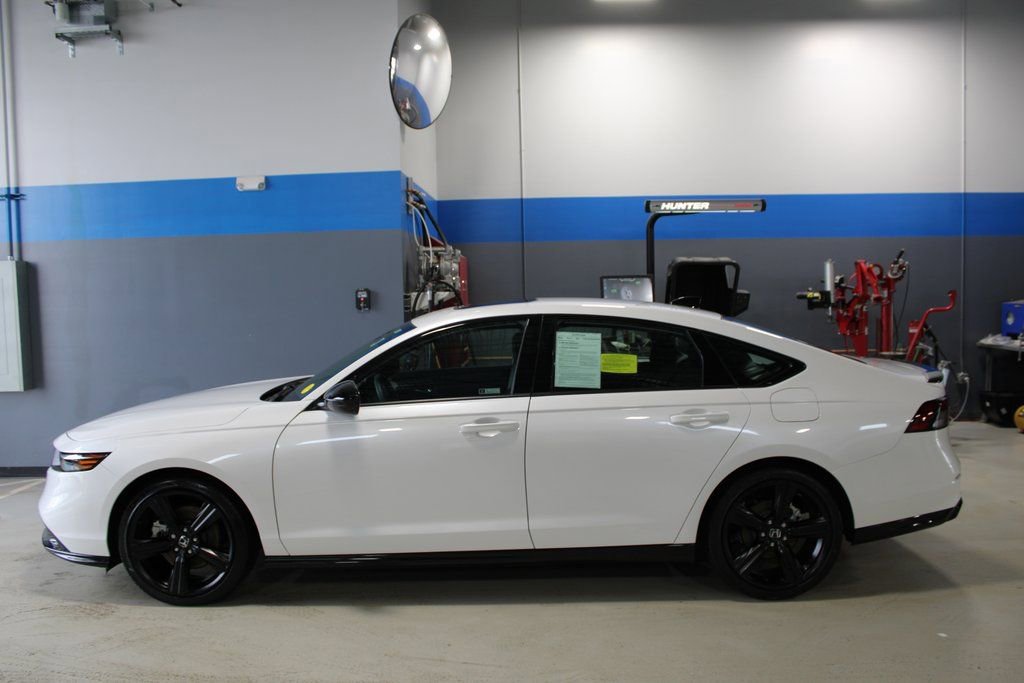 Used 2025 Honda Accord Sport image 13