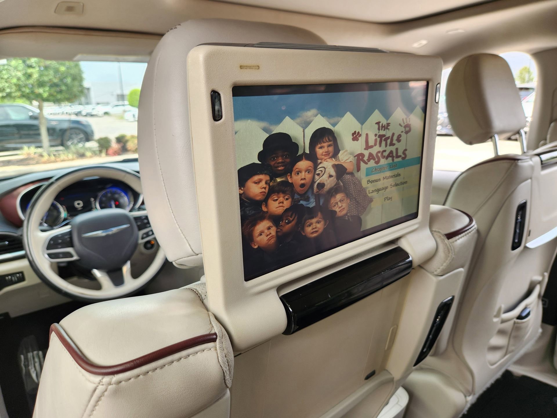 Used 2019 Chrysler Pacifica Limited w/ Tire & Wheel Group image 28