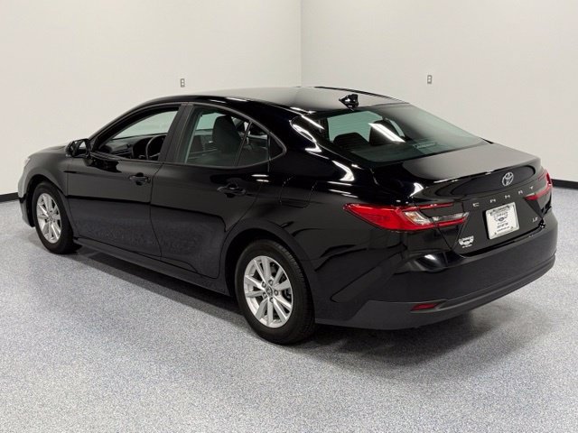 Used 2025 Toyota Camry LE FWD image 9