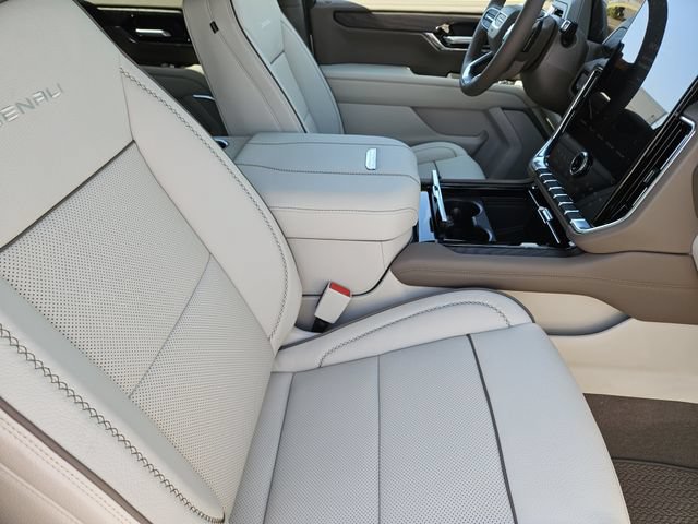 New 2026 GMC Yukon XL Denali w/ Sun & Power Step Package AWD/4WD image 11