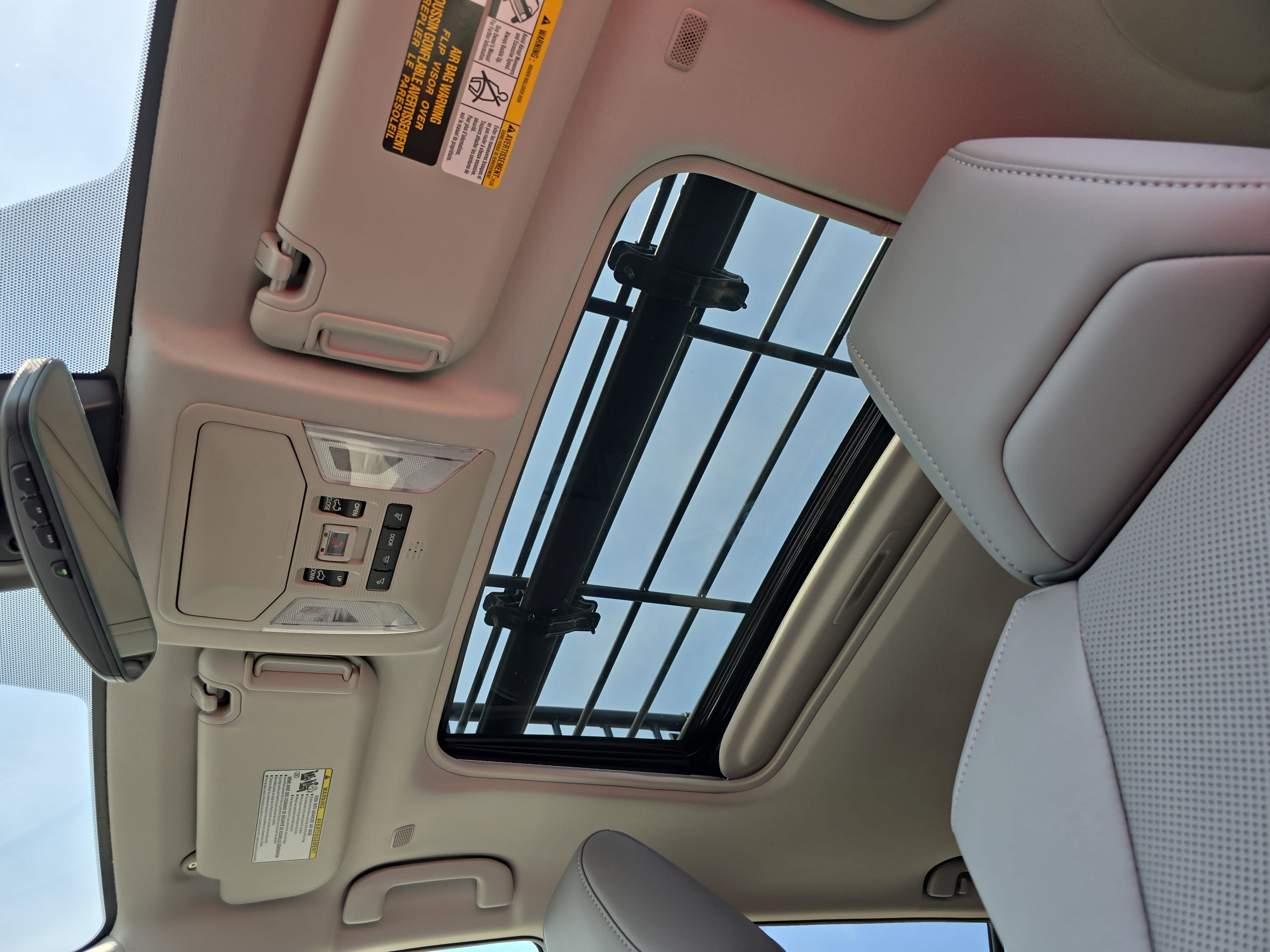 Used 2025 Toyota RAV4 Limited image 31