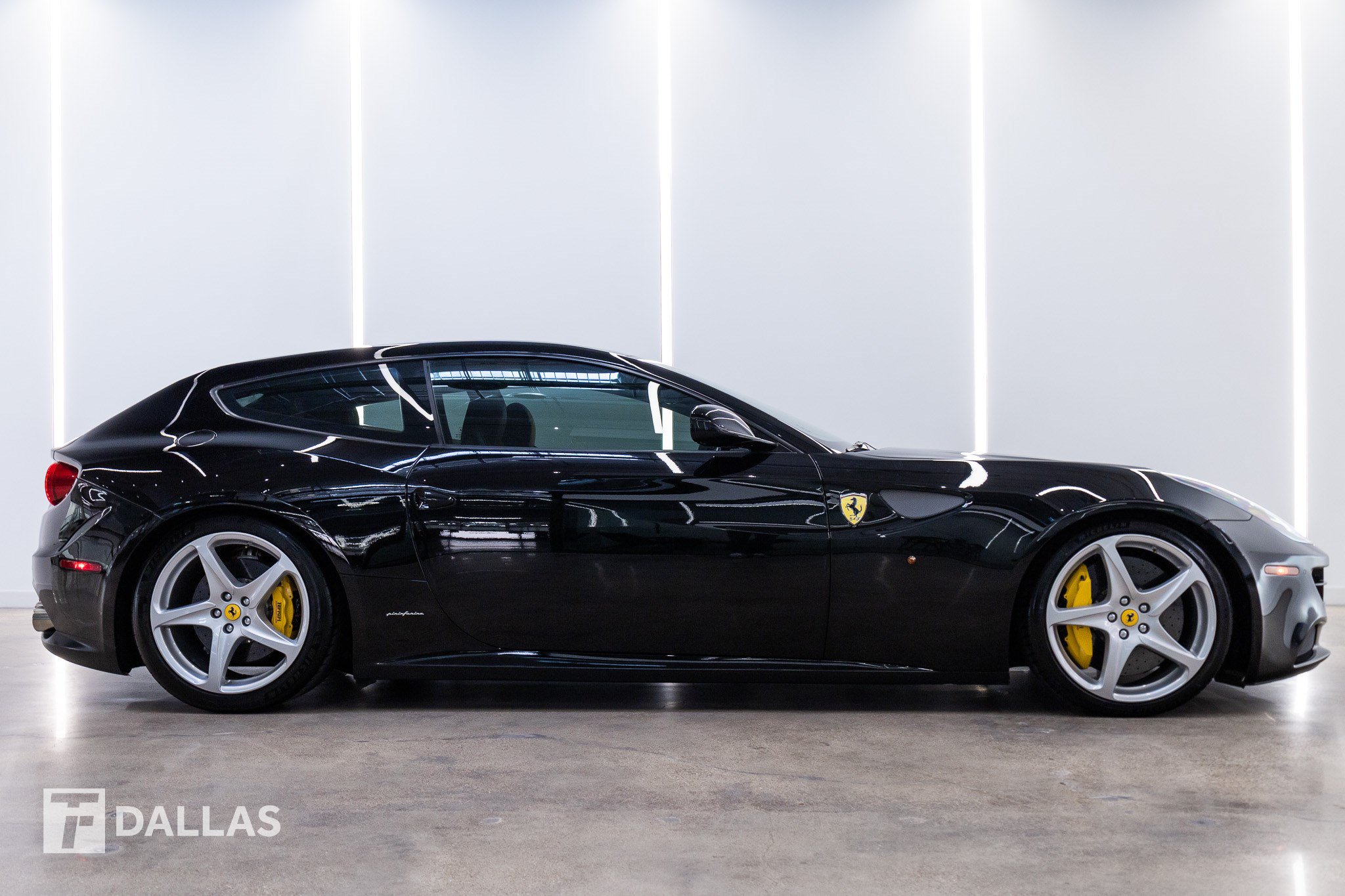 Used 2016 Ferrari FF AWD/4WD image 18