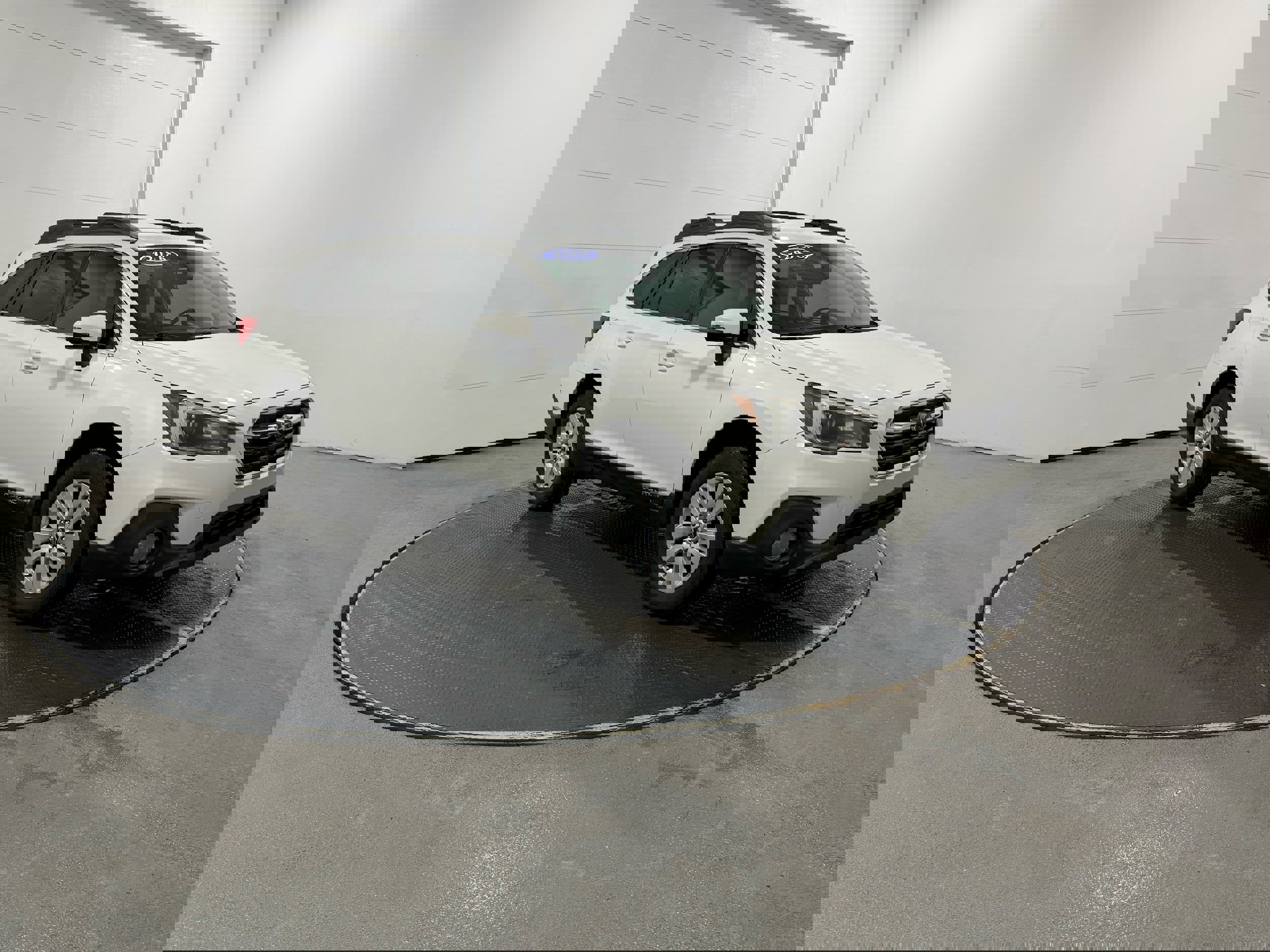 Used 2018 Subaru Outback 2.5i Premium image 2