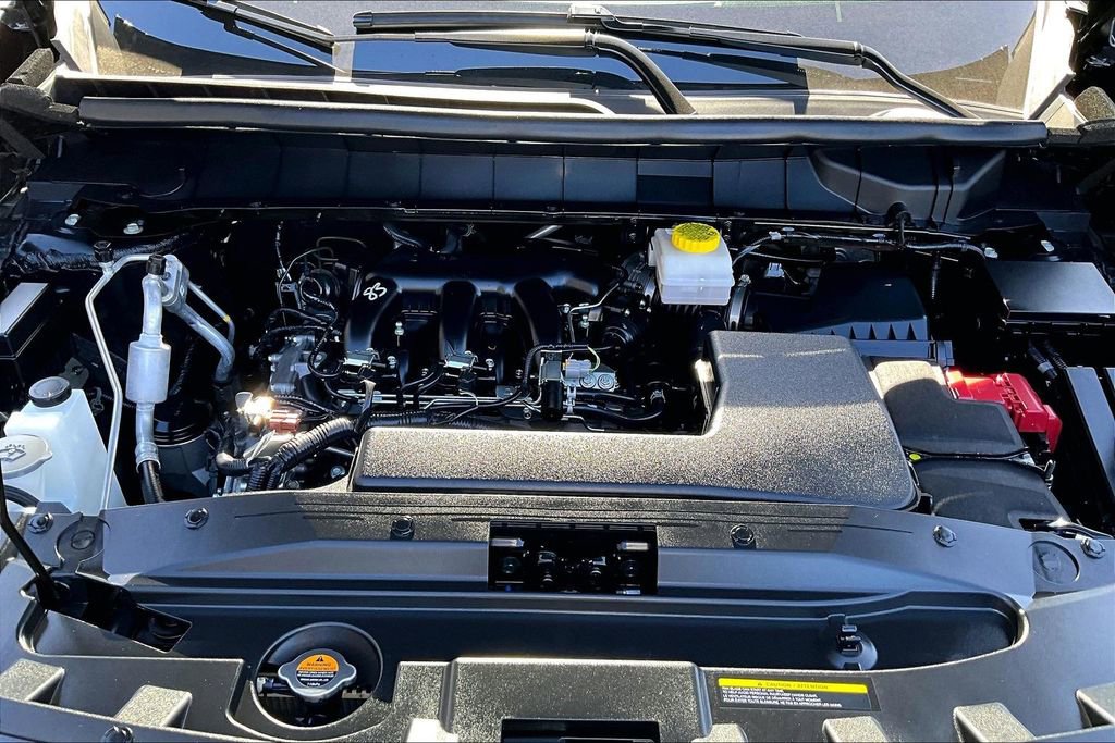 Used 2025 Nissan Pathfinder SL image 13