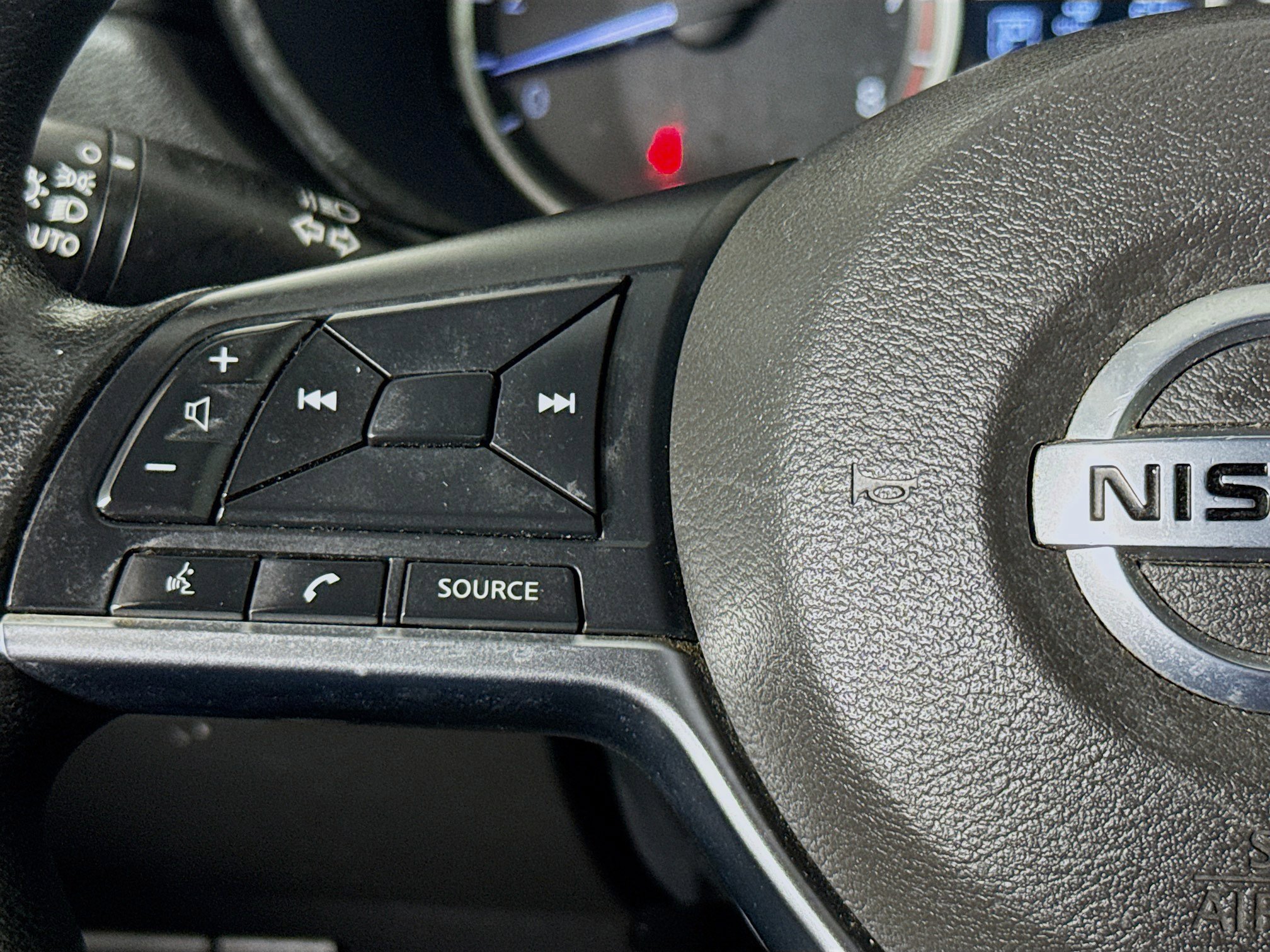 Used 2020 Nissan Versa S FWD image 13