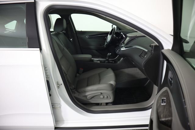 Used 2015 Chevrolet Impala LT FWD image 43
