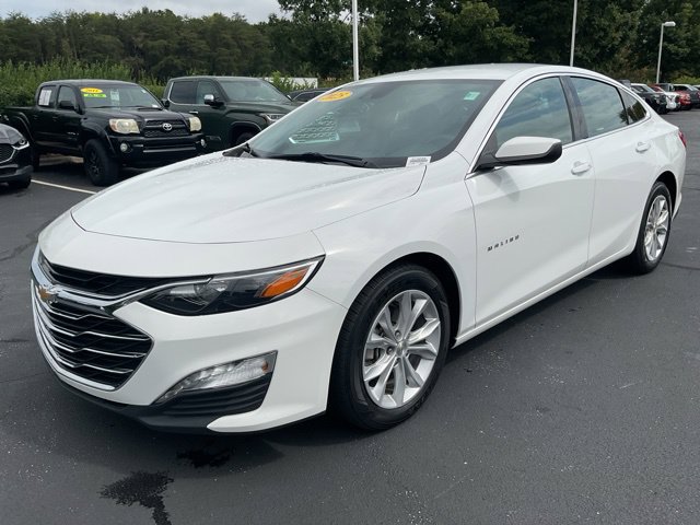 Used 2025 Chevrolet Malibu LT FWD image 2