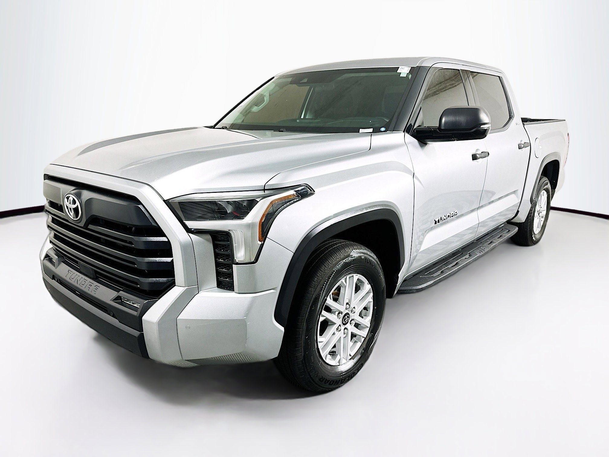 Used 2022 Toyota Tundra SR5 w/ Convenience Package image 7