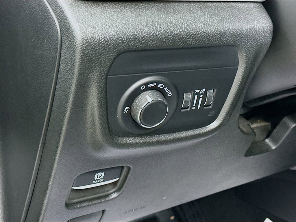 Certified 2024 Jeep Grand Cherokee Altitude image 18