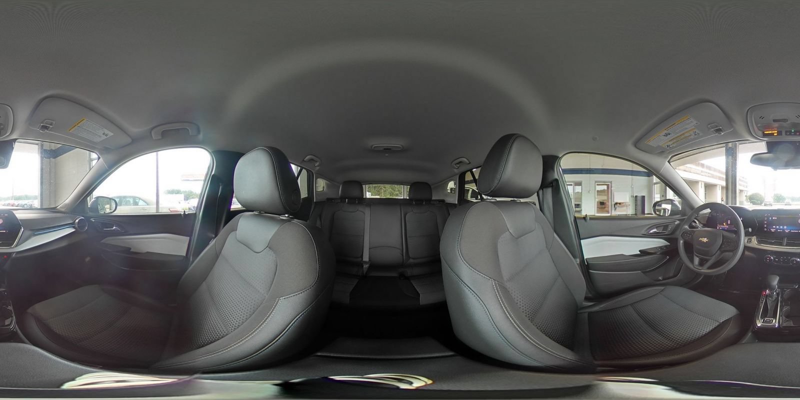 Used 2025 Chevrolet Trax LT FWD image 42