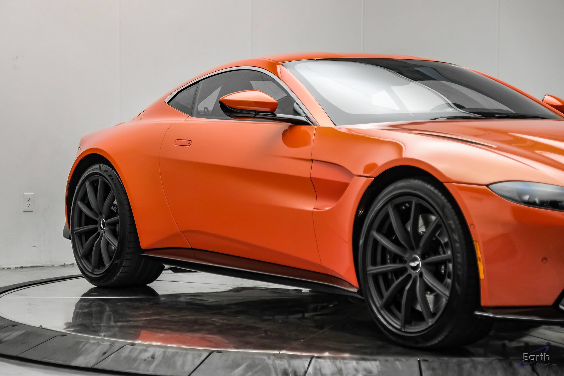 Used 2020 Aston Martin V8 Vantage Coupe RWD image 31