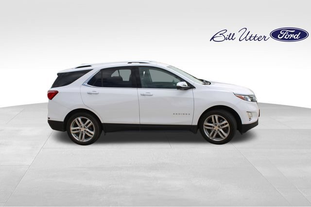 Used 2019 Chevrolet Equinox Premier w/ LPO, Cargo Package FWD image 4