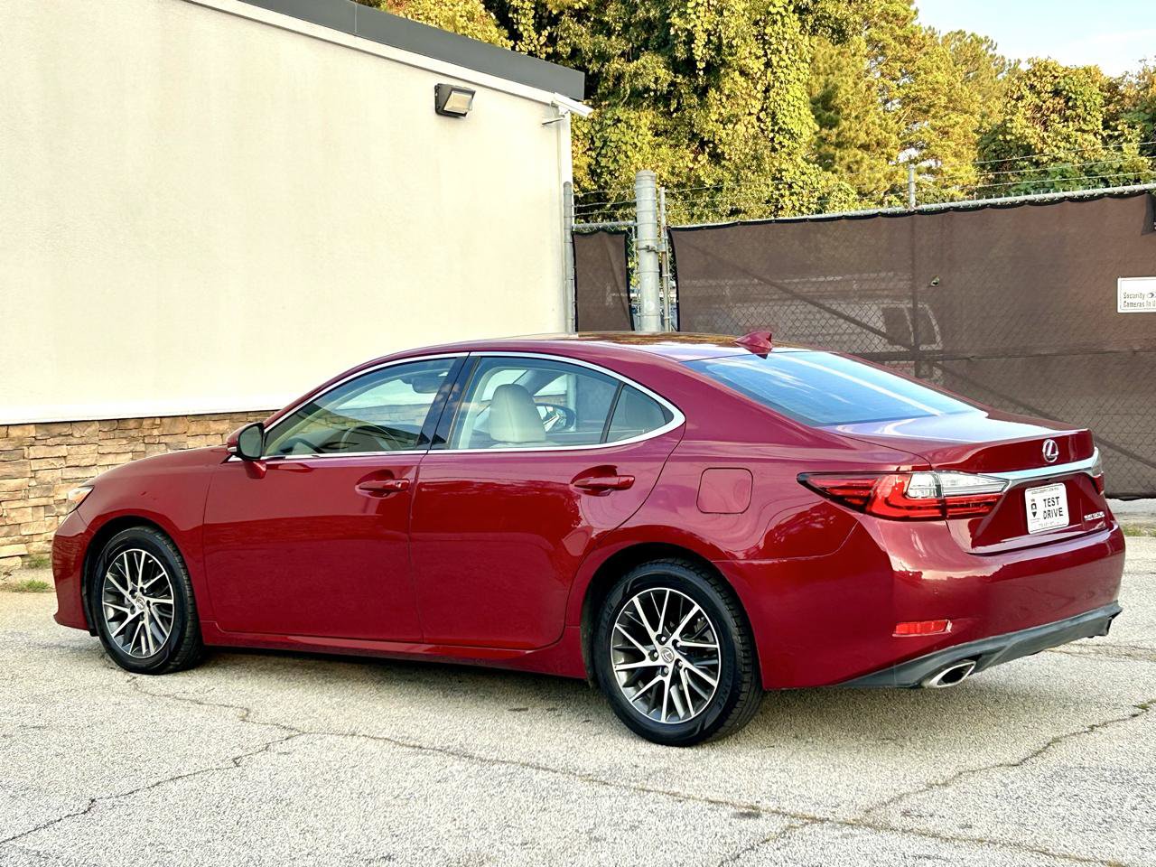 Used 2017 Lexus ES 350 w/ Luxury Package FWD image 17
