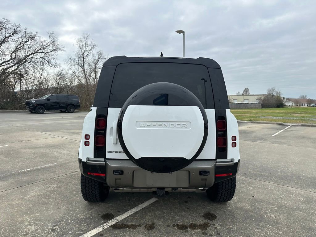 Used 2024 Land Rover Defender 110 X-Dynamic SE image 6