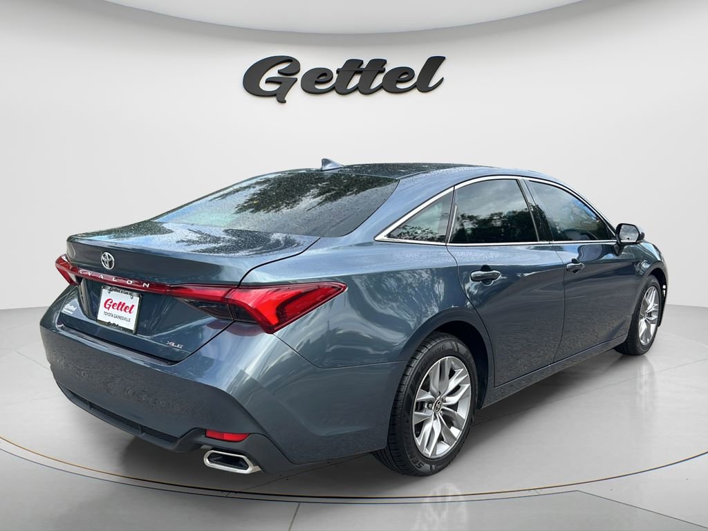 Certified 2022 Toyota Avalon XLE FWD image 5