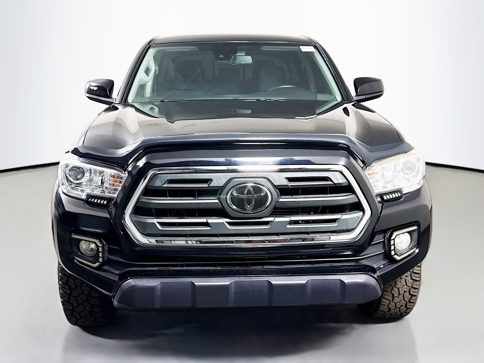 Used 2019 Toyota Tacoma SR5 image 2