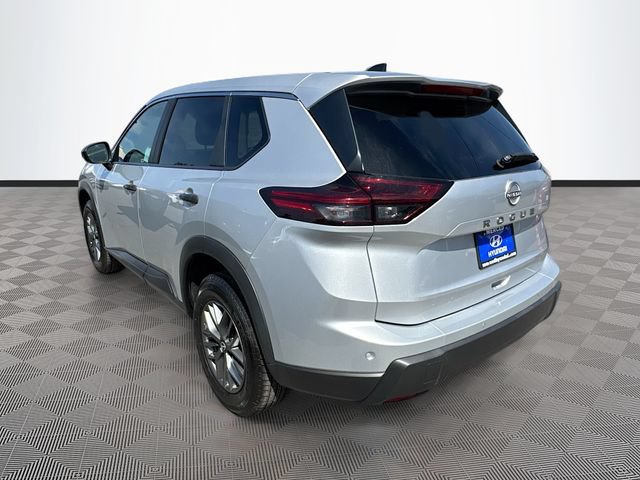 Used 2024 Nissan Rogue S FWD image 5