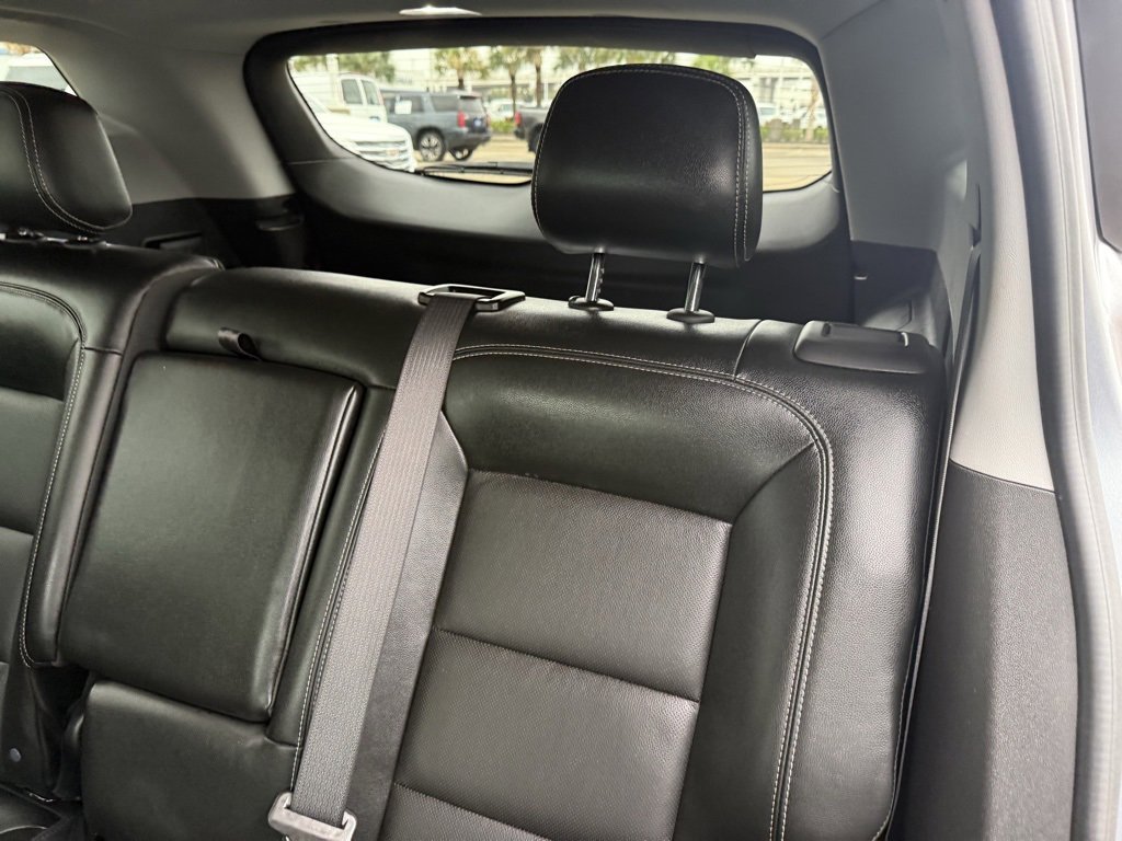 Used 2024 GMC Terrain SLT image 30