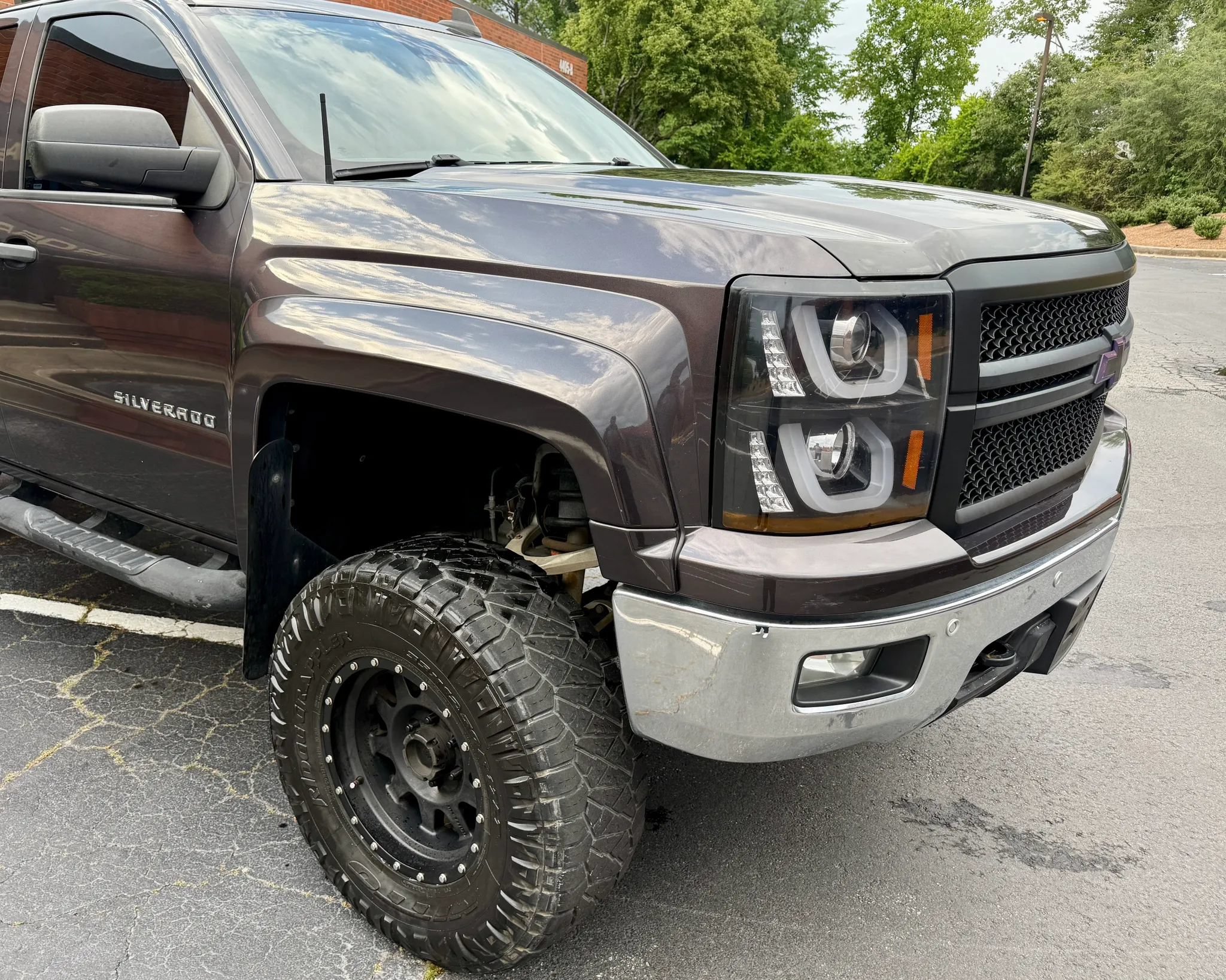 Used 2015 Chevrolet Silverado 1500 LTZ Z71 w/ LTZ Plus Package AWD/4WD image 9