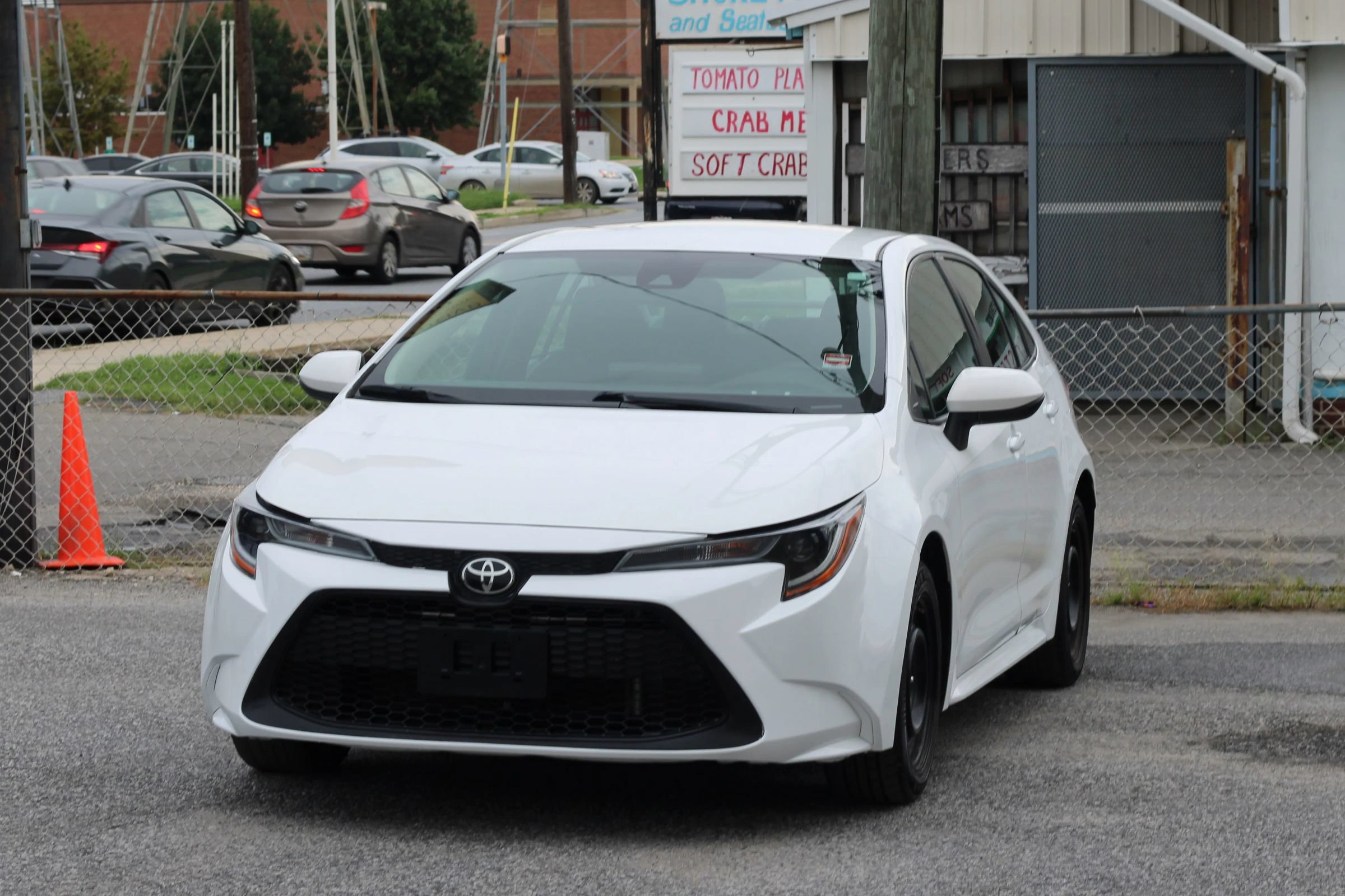 Used 2022 Toyota Corolla LE FWD image 3