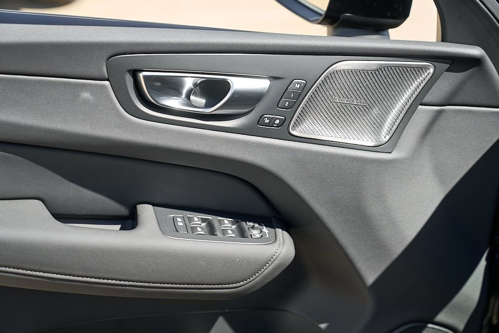 New 2026 Volvo XC60 T8 Plus w/ Climate Package AWD/4WD image 11