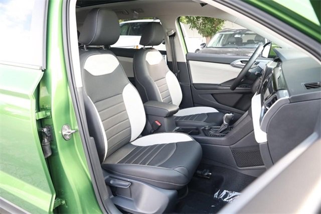 New 2025 Volkswagen Taos SEL image 27