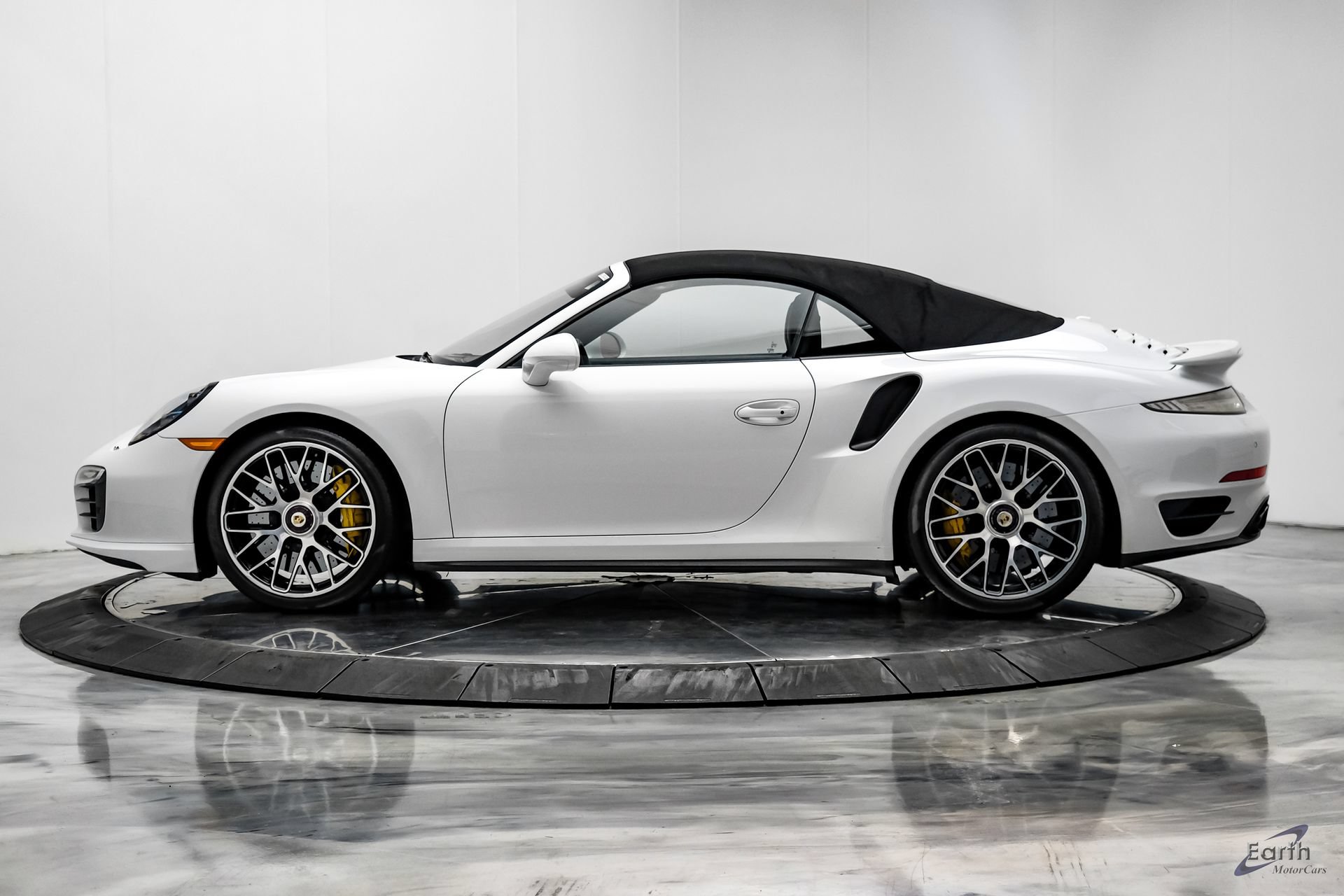 Used 2016 Porsche 911 Turbo S AWD/4WD image 7
