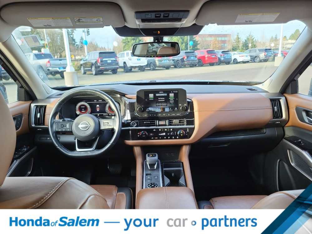 Used 2022 Nissan Pathfinder Platinum w/ Cargo Package image 9