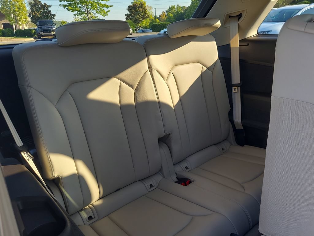 Used 2019 Audi Q7 3.0T Prestige w/ Prestige Package AWD/4WD image 17