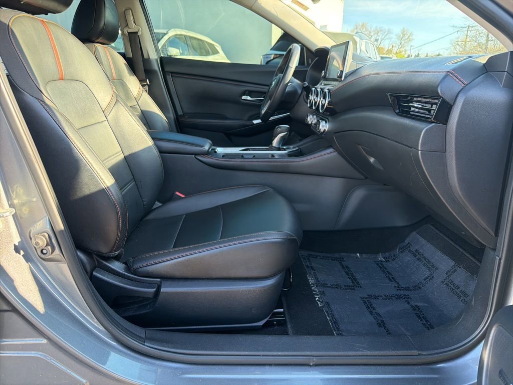 Used 2021 Nissan Sentra SR w/ SR Premium Package image 32