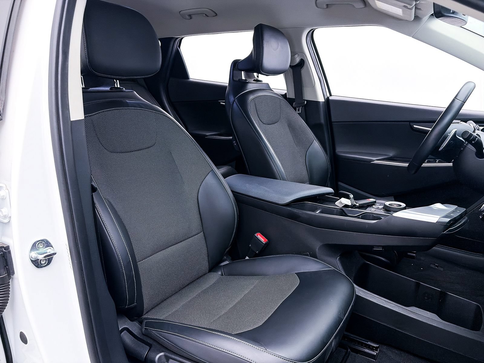 Certified 2022 Kia EV6 Light RWD image 37