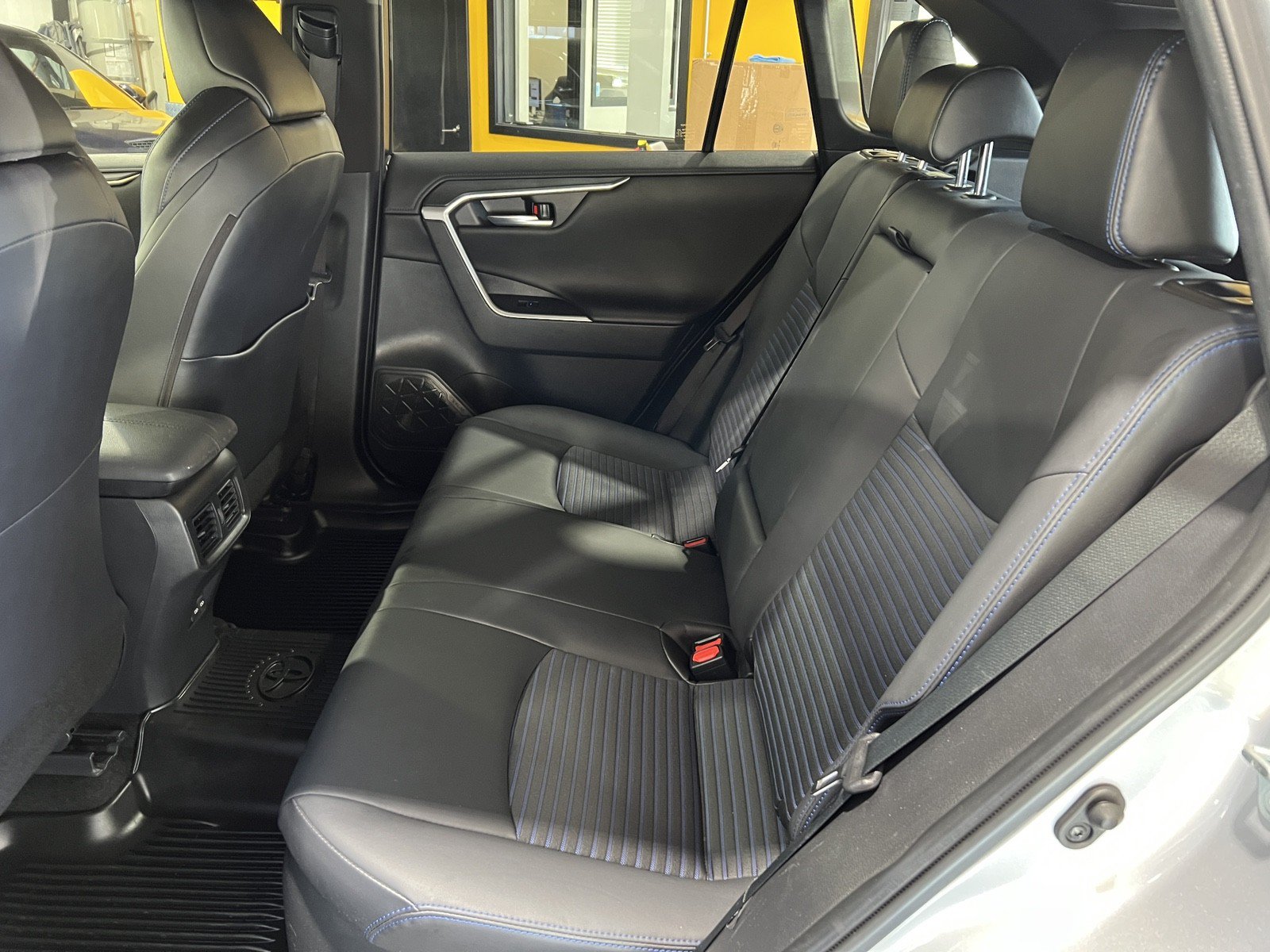 Used 2022 Toyota RAV4 XSE AWD/4WD image 19