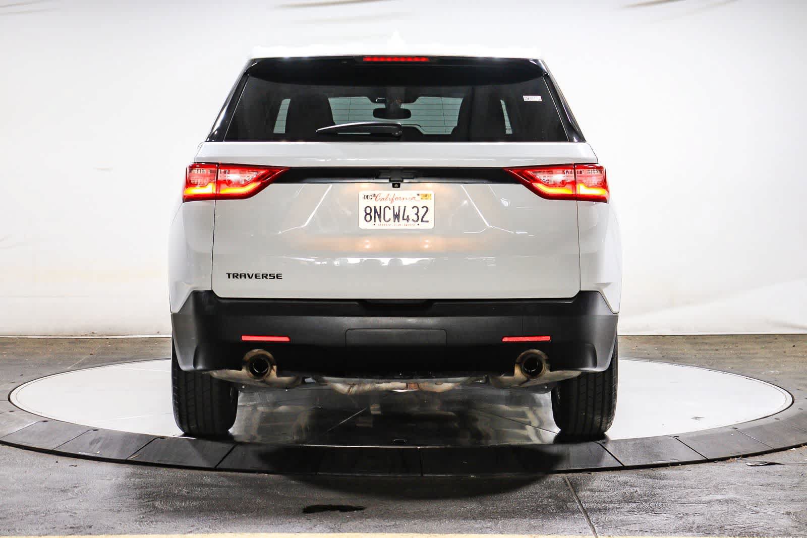 Used 2020 Chevrolet Traverse LS FWD image 3