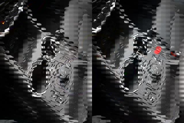 Used 2023 GMC Terrain SLT w/ Tech Package image 27